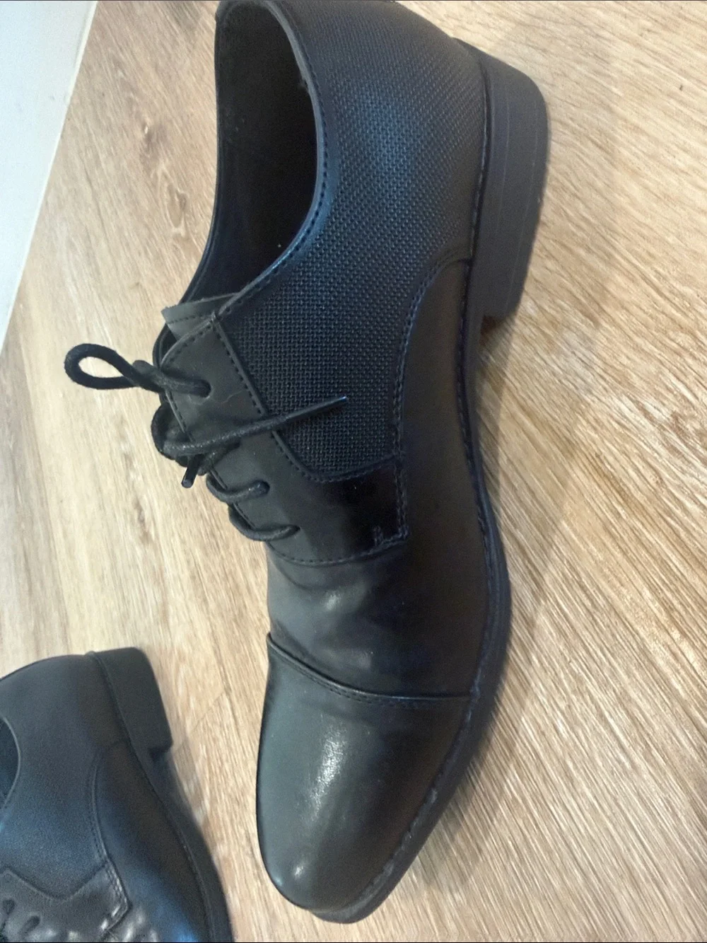 BRUNO Marc Black Cap-Toe Derby Shoes